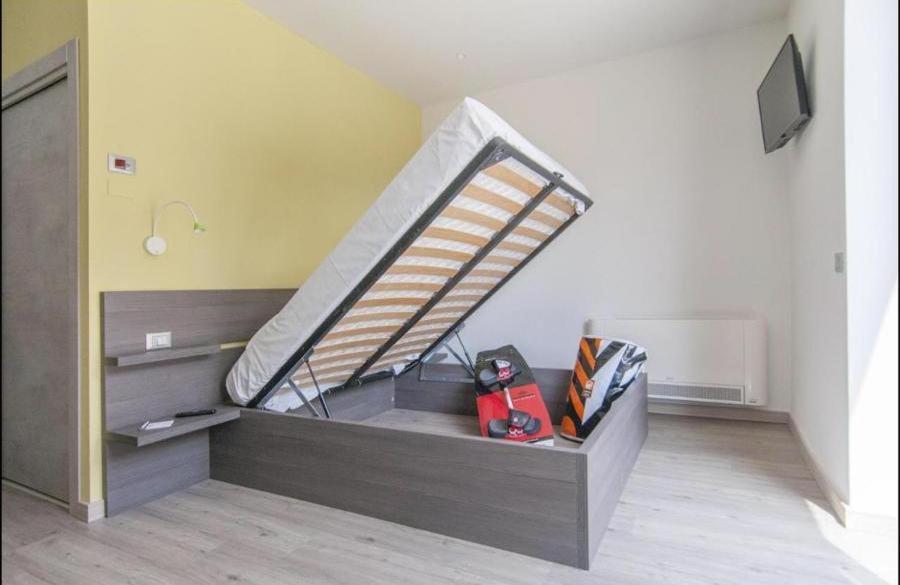 Antica Campione Rooms & Hostel Campione del Garda Buitenkant foto